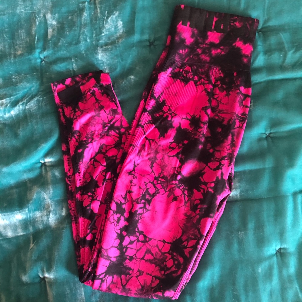 Pink seamless leggings